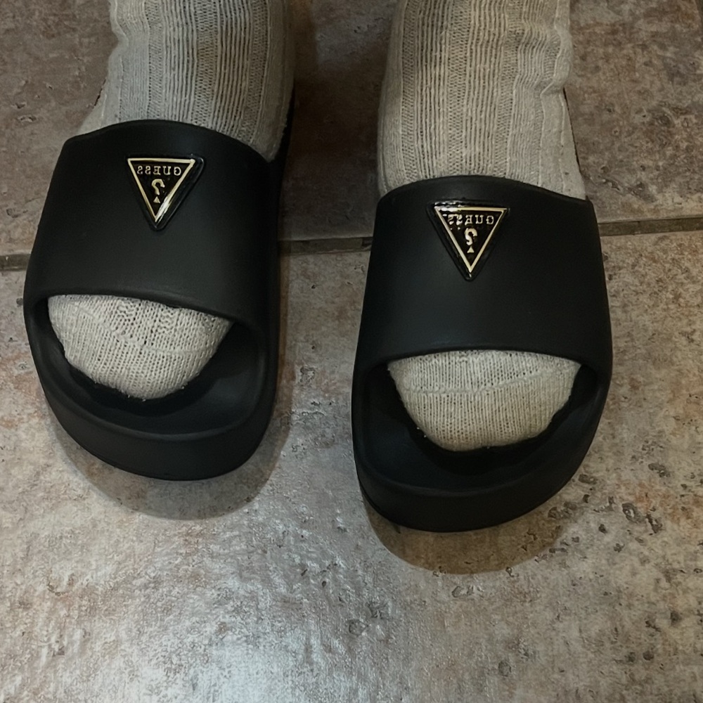 Guess Black Slide Sandals with Gold Logo
9M